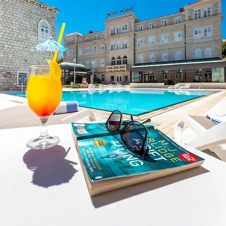 Hotel Lapad 4*