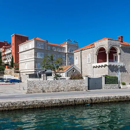 Lapad Hotel 4*