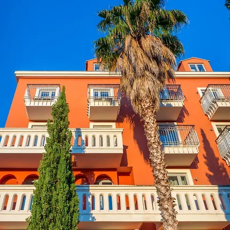 Lapad Hotel 4*