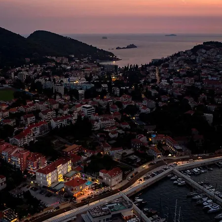 Lapad Hotel 4*
